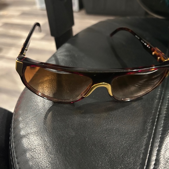 Women\'s Brown Gradient Shield Sunglasses with Gold Accents main image 4